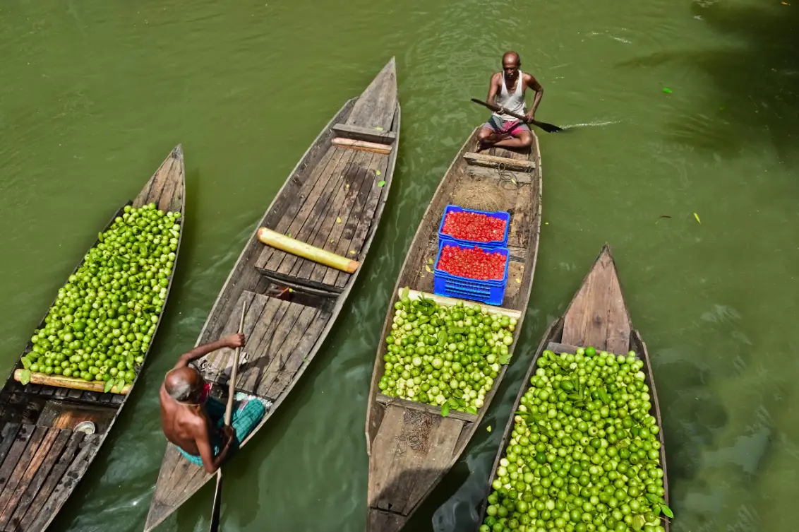 “Unveiling Barishal: Floating Market & Backwater Wonders”