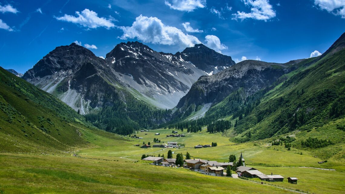 Alps_of_Switzerland_Sertig_Dörfli